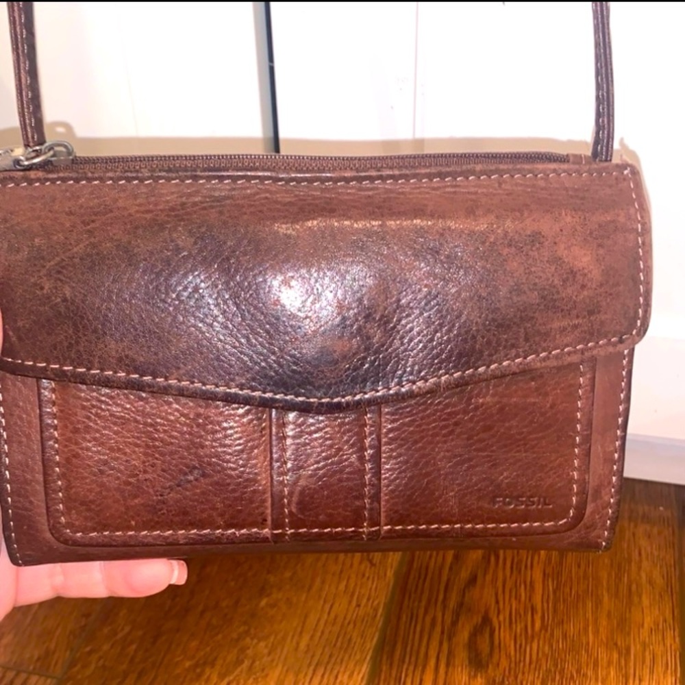 Fossil: Leather Crossbody Wallet ~ Checkbook~Credit Cards~ Currency~Ink Pen